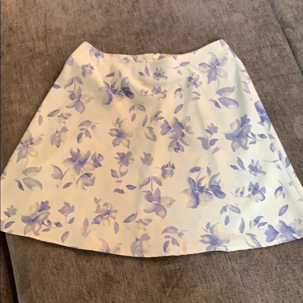 Skirt size 4